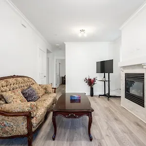  Holiday home Explore From Deluxe 2b/1b Basement